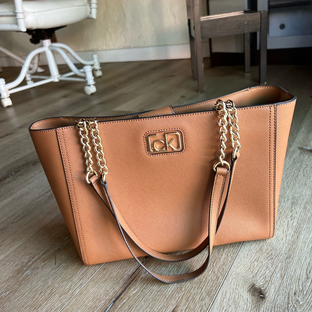 CARAMEL BROWN GOLD CALVIN KLEIN PURSE BAG HANDBAG CK CLUTCH HOGA1WX1